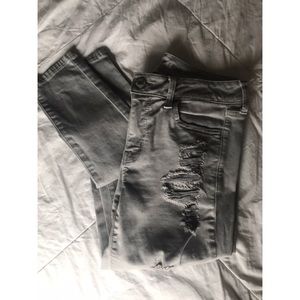 6LONGAmerican Eagle Gray Distressed Jeans/Jeggings